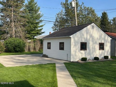 Tiny photo for 911 S Lynn Street, Bryan, OH 43506 (MLS # 10006849)