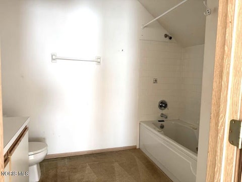 Tiny photo for 93 Stonegate Circle, Bowling Green, OH 43402 (MLS # 10014770)
