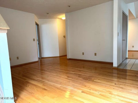 Tiny photo for 93 Stonegate Circle, Bowling Green, OH 43402 (MLS # 10014770)