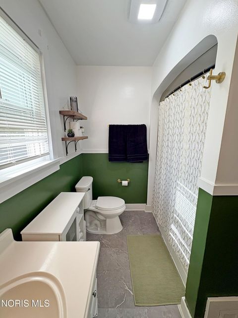 Tiny photo for 310 Buttonwood Avenue, Bowling Green, OH 43402 (MLS # 10007894)