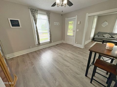 Tiny photo for 310 Buttonwood Avenue, Bowling Green, OH 43402 (MLS # 10007894)
