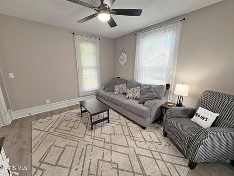 Tiny photo for 310 Buttonwood Avenue, Bowling Green, OH 43402 (MLS # 10007894)