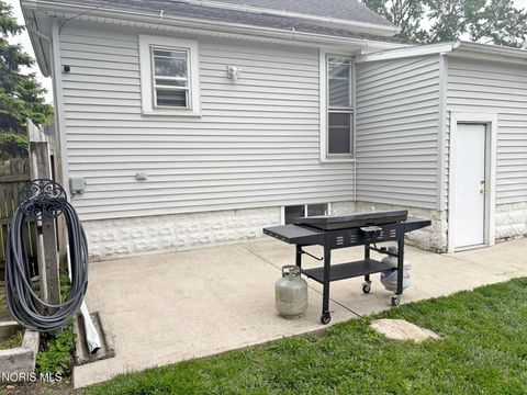 Tiny photo for 310 Buttonwood Avenue, Bowling Green, OH 43402 (MLS # 10007894)