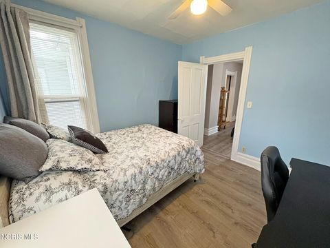 Tiny photo for 310 Buttonwood Avenue, Bowling Green, OH 43402 (MLS # 10007894)