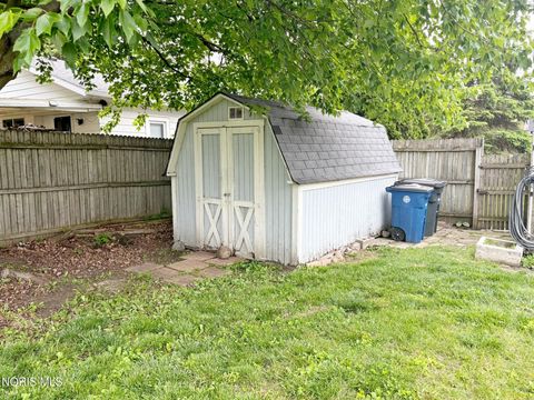 Tiny photo for 310 Buttonwood Avenue, Bowling Green, OH 43402 (MLS # 10007894)