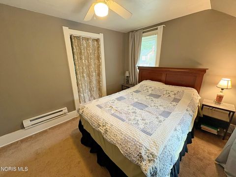 Tiny photo for 310 Buttonwood Avenue, Bowling Green, OH 43402 (MLS # 10007894)