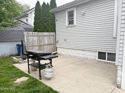 Tiny photo for 310 Buttonwood Avenue, Bowling Green, OH 43402 (MLS # 10007894)