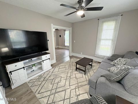 Tiny photo for 310 Buttonwood Avenue, Bowling Green, OH 43402 (MLS # 10007894)