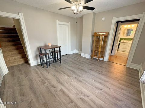 Tiny photo for 310 Buttonwood Avenue, Bowling Green, OH 43402 (MLS # 10007894)
