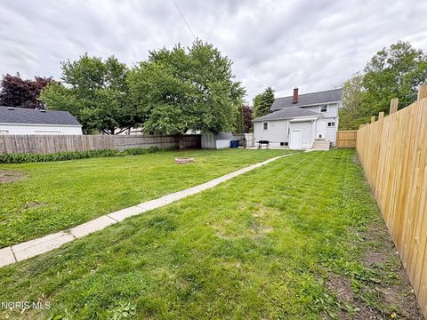 Tiny photo for 310 Buttonwood Avenue, Bowling Green, OH 43402 (MLS # 10007894)