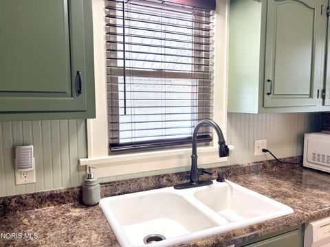 Tiny photo for 525 3rd Street, Findlay, OH 45840 (MLS # 10006302)