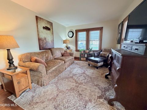 Tiny photo for 525 3rd Street, Findlay, OH 45840 (MLS # 10006302)