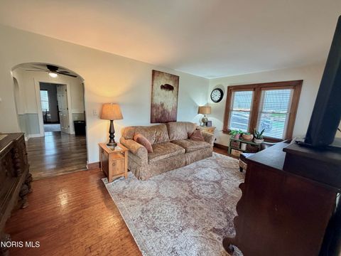 Tiny photo for 525 3rd Street, Findlay, OH 45840 (MLS # 10006302)