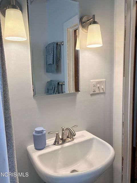 Tiny photo for 525 3rd Street, Findlay, OH 45840 (MLS # 10006302)