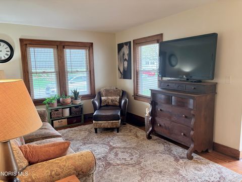 Tiny photo for 525 3rd Street, Findlay, OH 45840 (MLS # 10006302)