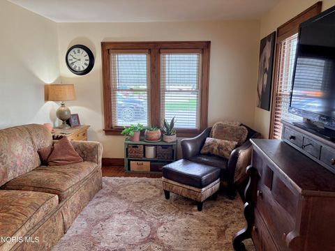 Tiny photo for 525 3rd Street, Findlay, OH 45840 (MLS # 10006302)