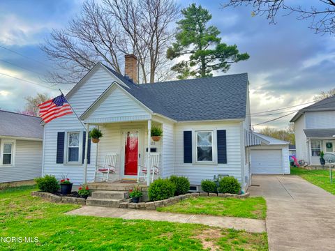 Photo of 525 3rd Street, Findlay, OH 45840 (MLS # 10006302)