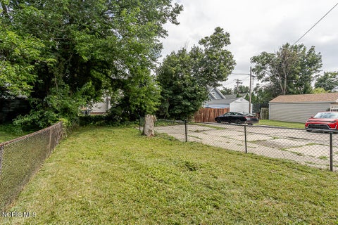 Tiny photo for 3814 Leybourn Avenue, Toledo, OH 43612 (MLS # 10010346)