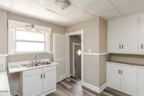 Tiny photo for 3814 Leybourn Avenue, Toledo, OH 43612 (MLS # 10010346)