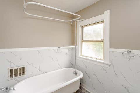 Tiny photo for 3814 Leybourn Avenue, Toledo, OH 43612 (MLS # 10010346)