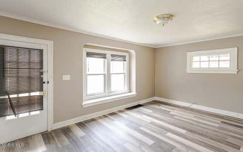 Tiny photo for 3814 Leybourn Avenue, Toledo, OH 43612 (MLS # 10010346)
