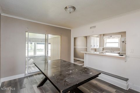 Tiny photo for 3814 Leybourn Avenue, Toledo, OH 43612 (MLS # 10010346)