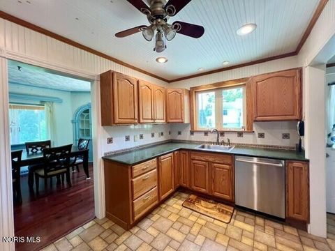Tiny photo for 2024 Brookdale Road, Toledo, OH 43606 (MLS # 10009966)