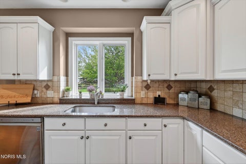 Tiny photo for 6125 E Cobblestones Lane, Sylvania, OH 43560 (MLS # 10008919)