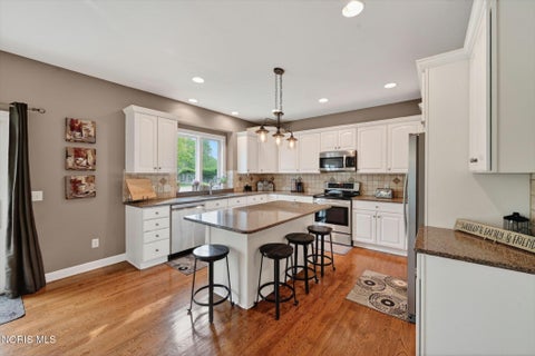 Tiny photo for 6125 E Cobblestones Lane, Sylvania, OH 43560 (MLS # 10008919)