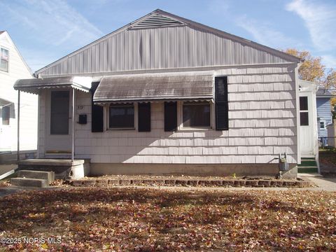 Photo of 939 Francis Avenue, Toledo, OH 43609 (MLS # 10001228)