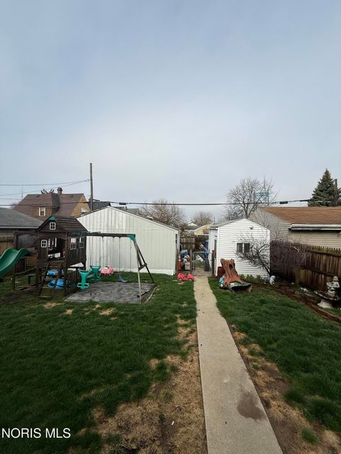 Tiny photo for 572 Yondota Street, Toledo, OH 43605 (MLS # 10005962)