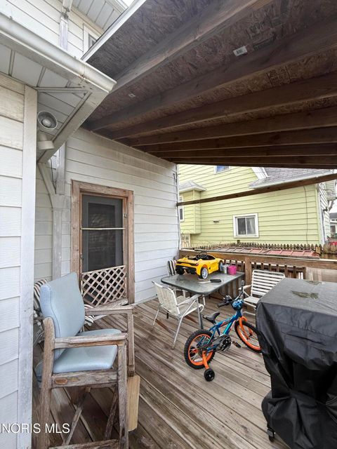 Tiny photo for 572 Yondota Street, Toledo, OH 43605 (MLS # 10005962)