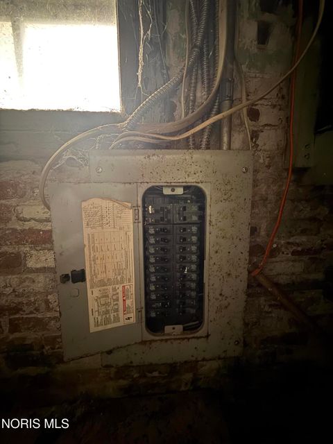 Tiny photo for 572 Yondota Street, Toledo, OH 43605 (MLS # 10005962)