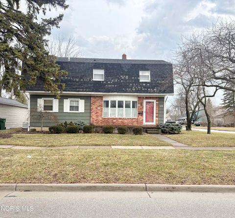 Photo of 519 Sackett Street, Maumee, OH 43537 (MLS # 10004836)