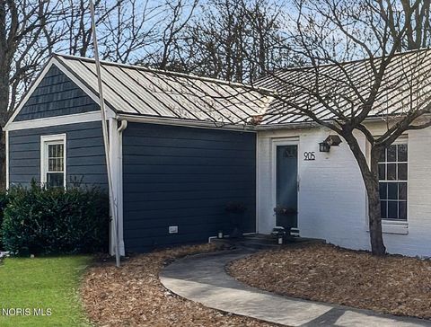 Tiny photo for 905 Corwin Street, Defiance, OH 43512 (MLS # 10004546)