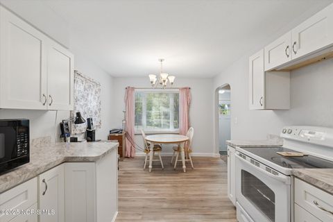 Tiny photo for 3512 Wyckliffe Parkway, Toledo, OH 43606 (MLS # 10000374)