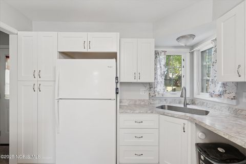 Tiny photo for 3512 Wyckliffe Parkway, Toledo, OH 43606 (MLS # 10000374)