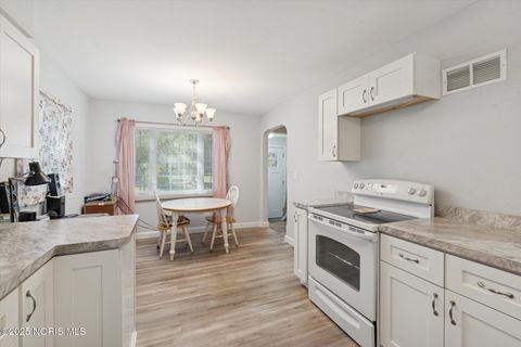 Tiny photo for 3512 Wyckliffe Parkway, Toledo, OH 43606 (MLS # 10000374)