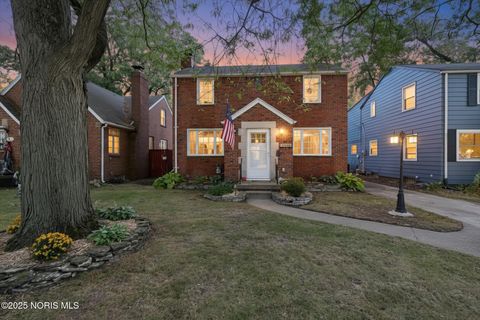Photo of 3512 Wyckliffe Parkway, Toledo, OH 43606 (MLS # 10000374)