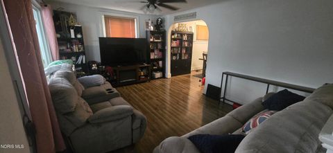 Tiny photo for 1214 Franklin Avenue, Fremont, OH 43420 (MLS # 10006371)