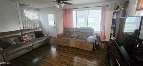 Tiny photo for 1214 Franklin Avenue, Fremont, OH 43420 (MLS # 10006371)