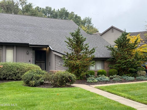 Photo of 6753 Carrietowne Lane, Toledo, OH 43617 (MLS # 10014737)