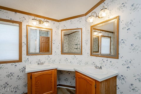 Tiny photo for 1174 Greystone Parkway, Toledo, OH 43615 (MLS # 10008792)