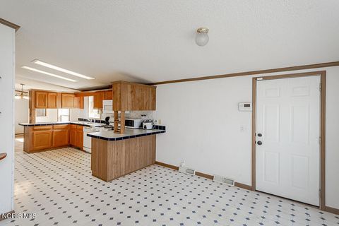 Tiny photo for 1174 Greystone Parkway, Toledo, OH 43615 (MLS # 10008792)