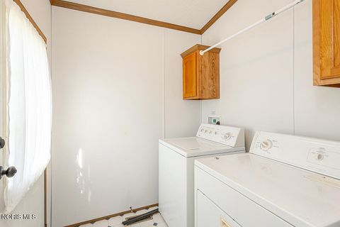 Tiny photo for 1174 Greystone Parkway, Toledo, OH 43615 (MLS # 10008792)