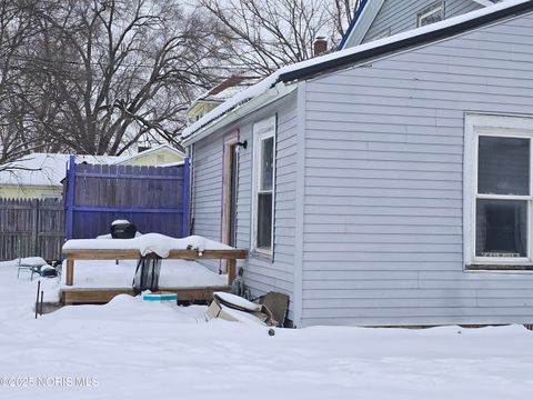 Tiny photo for 724 S Main Street, Bryan, OH 43506 (MLS # 10002223)