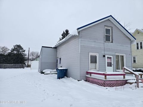 Photo of 724 S Main Street, Bryan, OH 43506 (MLS # 10002223)