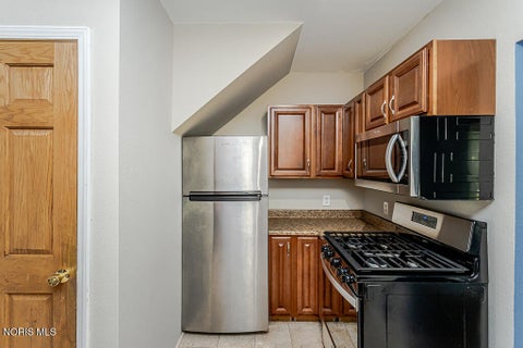 Tiny photo for 124 Helen Drive, Rossford, OH 43460 (MLS # 10014020)