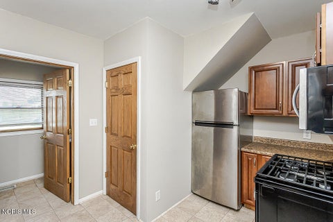 Tiny photo for 124 Helen Drive, Rossford, OH 43460 (MLS # 10014020)