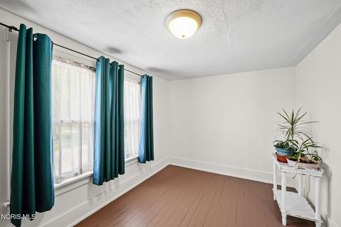 Tiny photo for 516 2nd Street, Findlay, OH 45840 (MLS # 10007666)